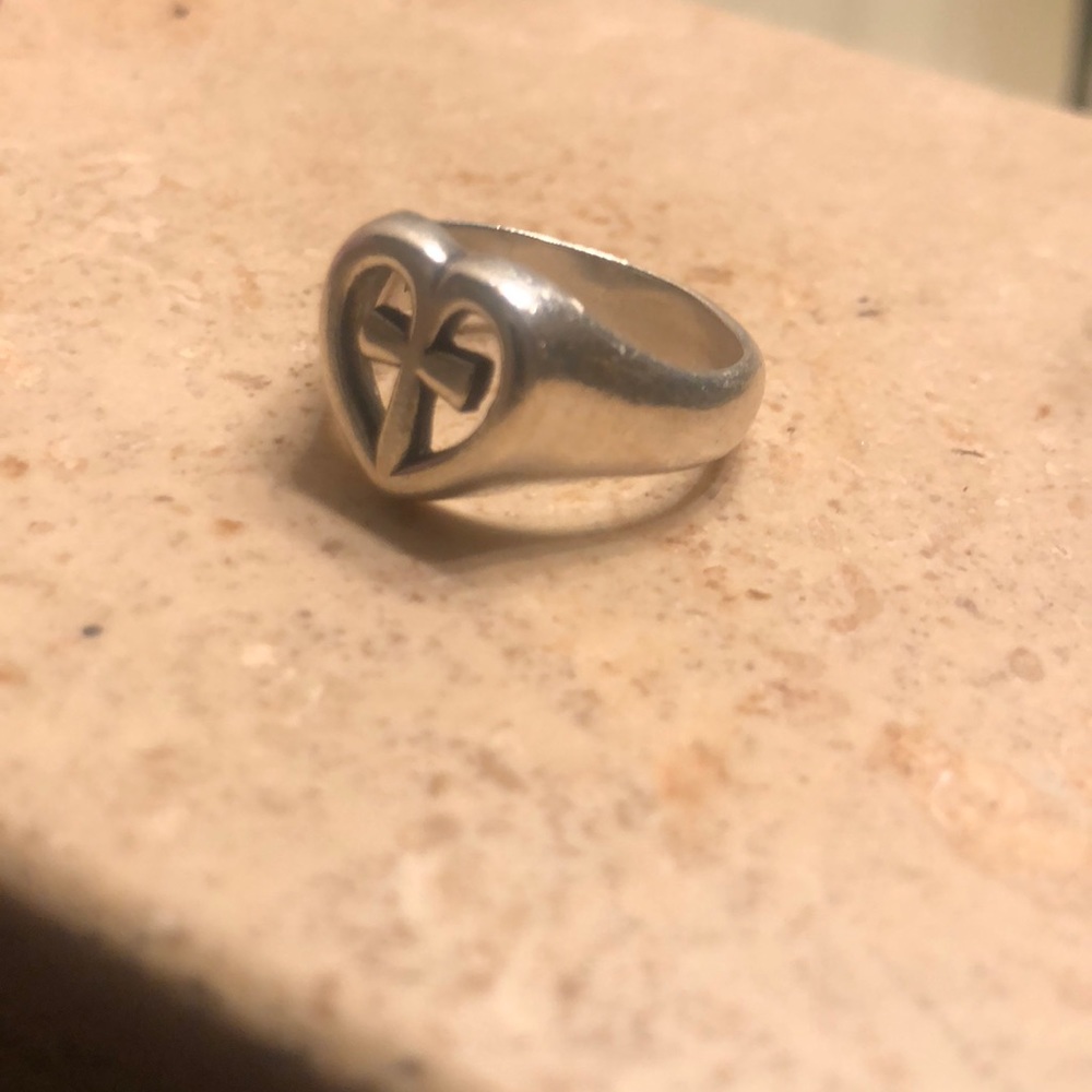 James Avert cross heart ring